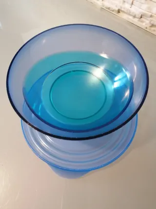 Coppetta Tupperware con coperchio