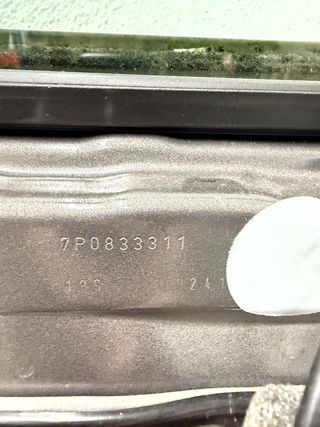 Puerta trasera izquierda Porsche Cayenne 2010-2014 7P0833311