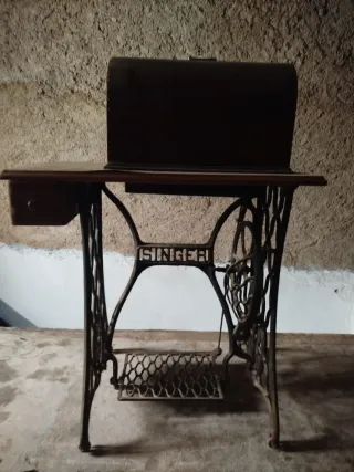 Máquina de coser Singer antigua
