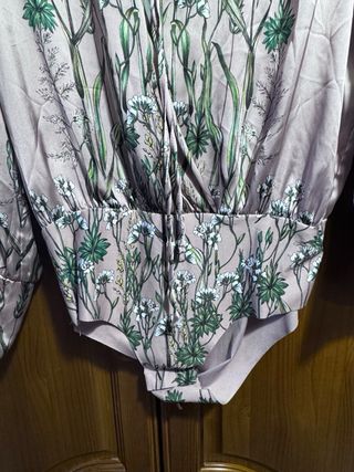 Body Zara flores rosa