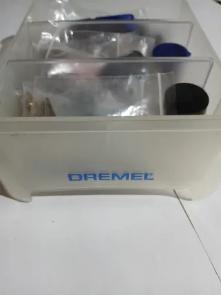 Caja Dremel + acesorios