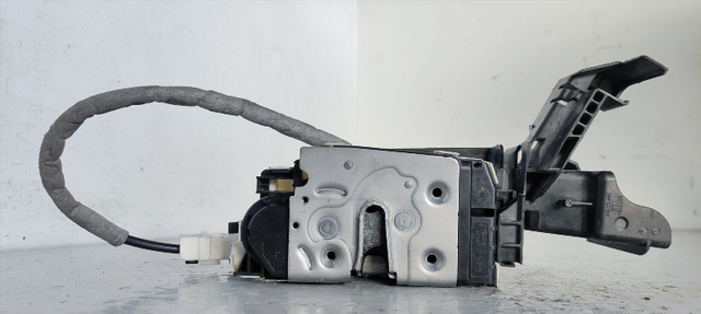 Serratura porta anteriore sinistra Mercedes-Benz