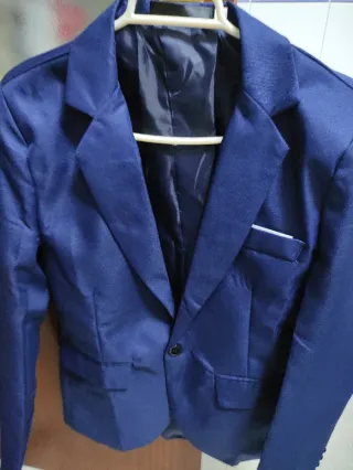 Traje hombre o niño azul ajustado Talla XS .