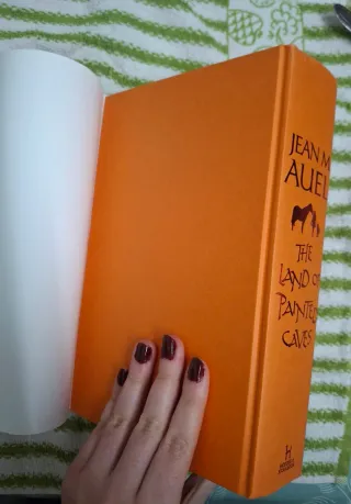 (auel)/land of painted caves