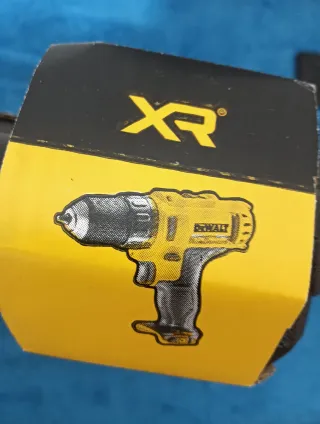 Taladro Dewalt 12V XR DCD710D2