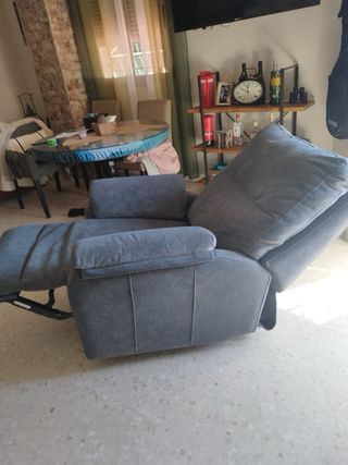 Sillón reclinable de tela gris