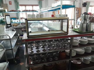 Vitrina expositora de pastelería