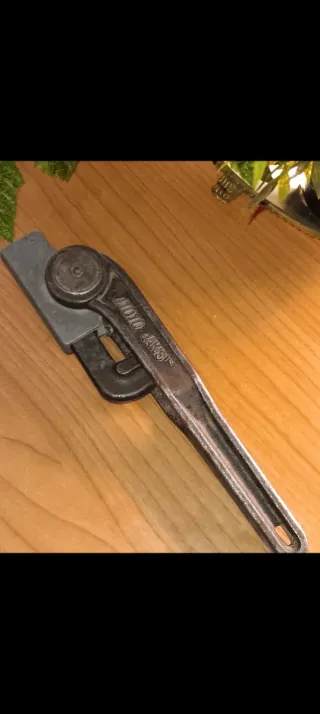 LLAVE INGLESA ANTIGUA FUNCIONA