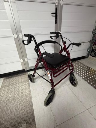 Andador y Silla de Ruedas