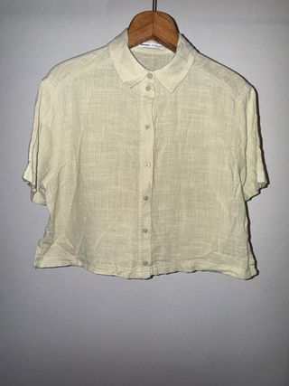 Camisa Bershka amarilla talla M