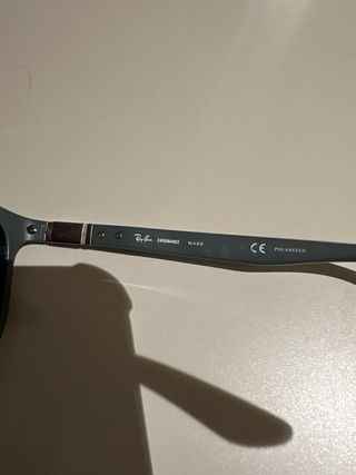 Gafas de Sol Ray-Ban Chromance gris polarizadas.