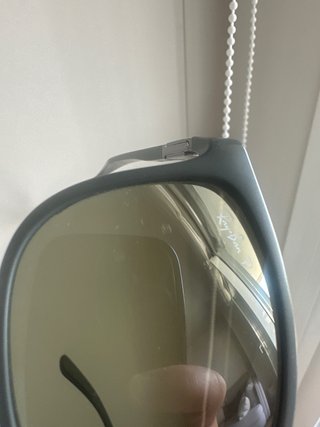 Gafas de Sol Ray-Ban Chromance gris polarizadas.
