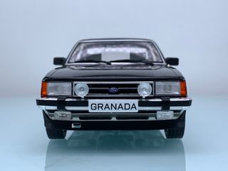 1:18 Ford Granada MK II 2.8 Ghia 1982 Negro-Gris