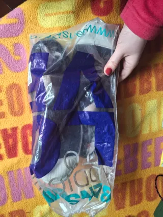 Zapatos de lona azul y blanco