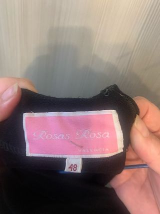 Vestido negro con lazo y pedrería