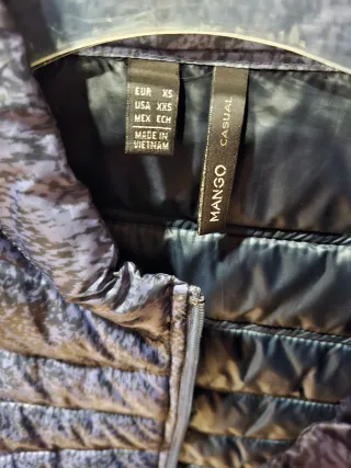 Abrigo acolchado mujer gris y morado