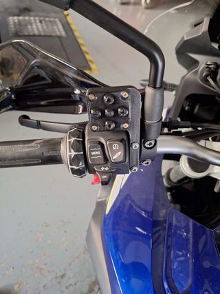 Mando multimedia y GPS BMW