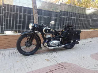 DKW NZ 500 Clásica Negra y Dorada