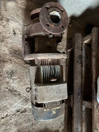 Motor riego 10cv  Está un poko feo va de lujo