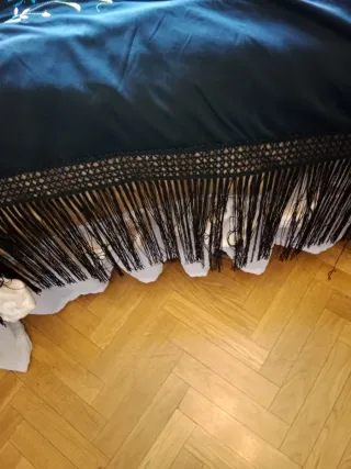 Mantón de Manila bordado 1.50x1.50 cm