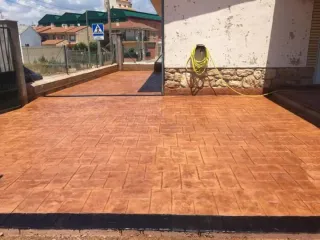 Solera hormigón impreso y pulido