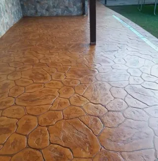 Solera hormigón impreso y pulido