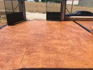 Solera hormigón impreso y pulido
