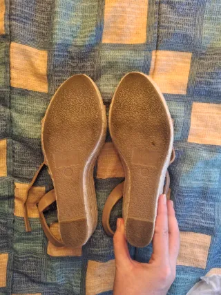 Sandalias de cuña Sfera color beige – Talla 39