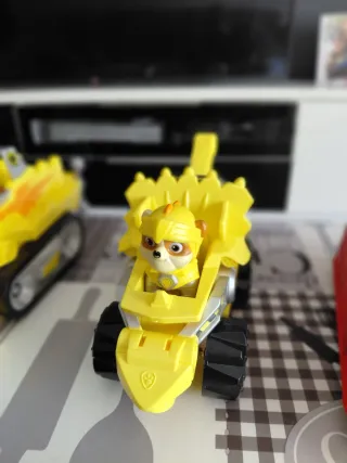 Muñecos Patrulla Canina y coche Peppa Pig