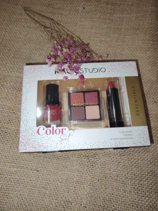 Magic Studio Kit de Maquillaje.