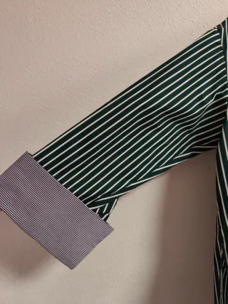 Camisa de chica talla S oversize de zara.