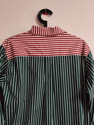 Camisa de chica talla S oversize de zara.