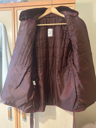 Chaquetón de piel elegante color Burdeos