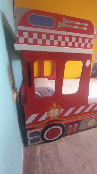 Cama infantil doble - camión bomberos