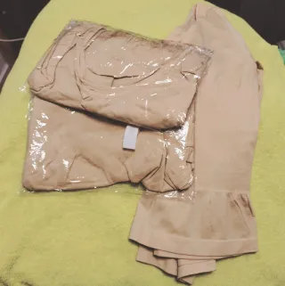 Camiseta interior térmica reductora mujer beige