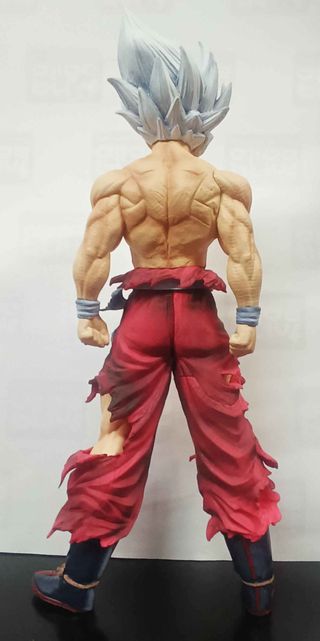 DRAGON BALL SUPER SAIYAN BLANCO PVC 28 CMTS