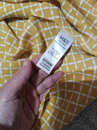 Camisa sin mangas amarilla