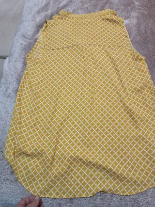 Camisa sin mangas amarilla