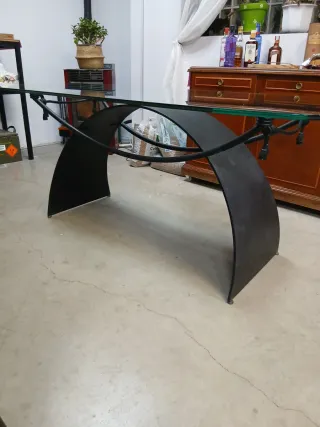 Mesa de comedor cristal y metal