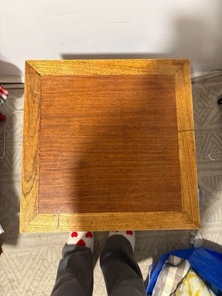 Mesa auxiliar de madera