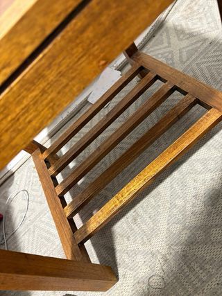 Mesa auxiliar de madera