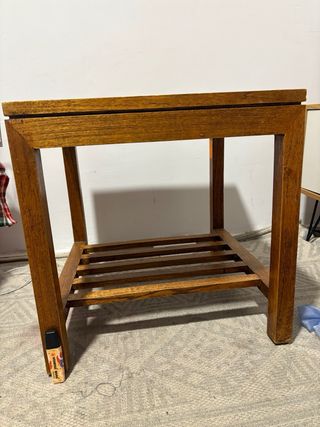 Mesa auxiliar de madera