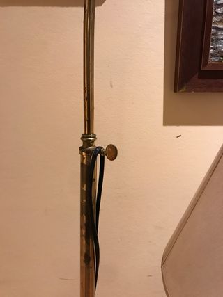 Lámpara de pie dorada vintage