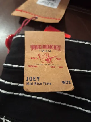 Vaqueros True Religion Negros con Costuras Blancas