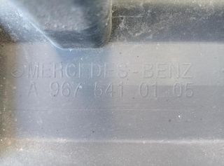 Mercedes 108918 a9675410105 tapa bateria atego 818