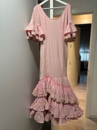 Traje de flamenca rosa talla 42