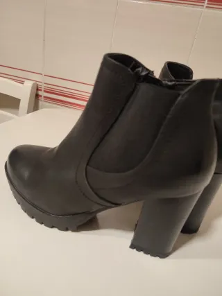 Botines negros tacón talla 39