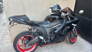 Kawasaki Ninja ZX-6R Negra