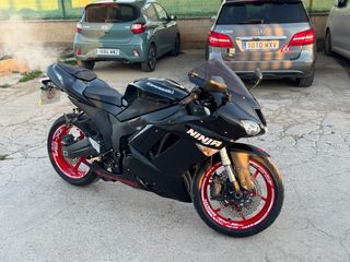 Kawasaki Ninja ZX-6R Negra