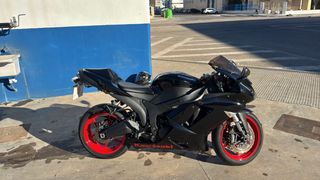 Kawasaki Ninja ZX-6R Negra